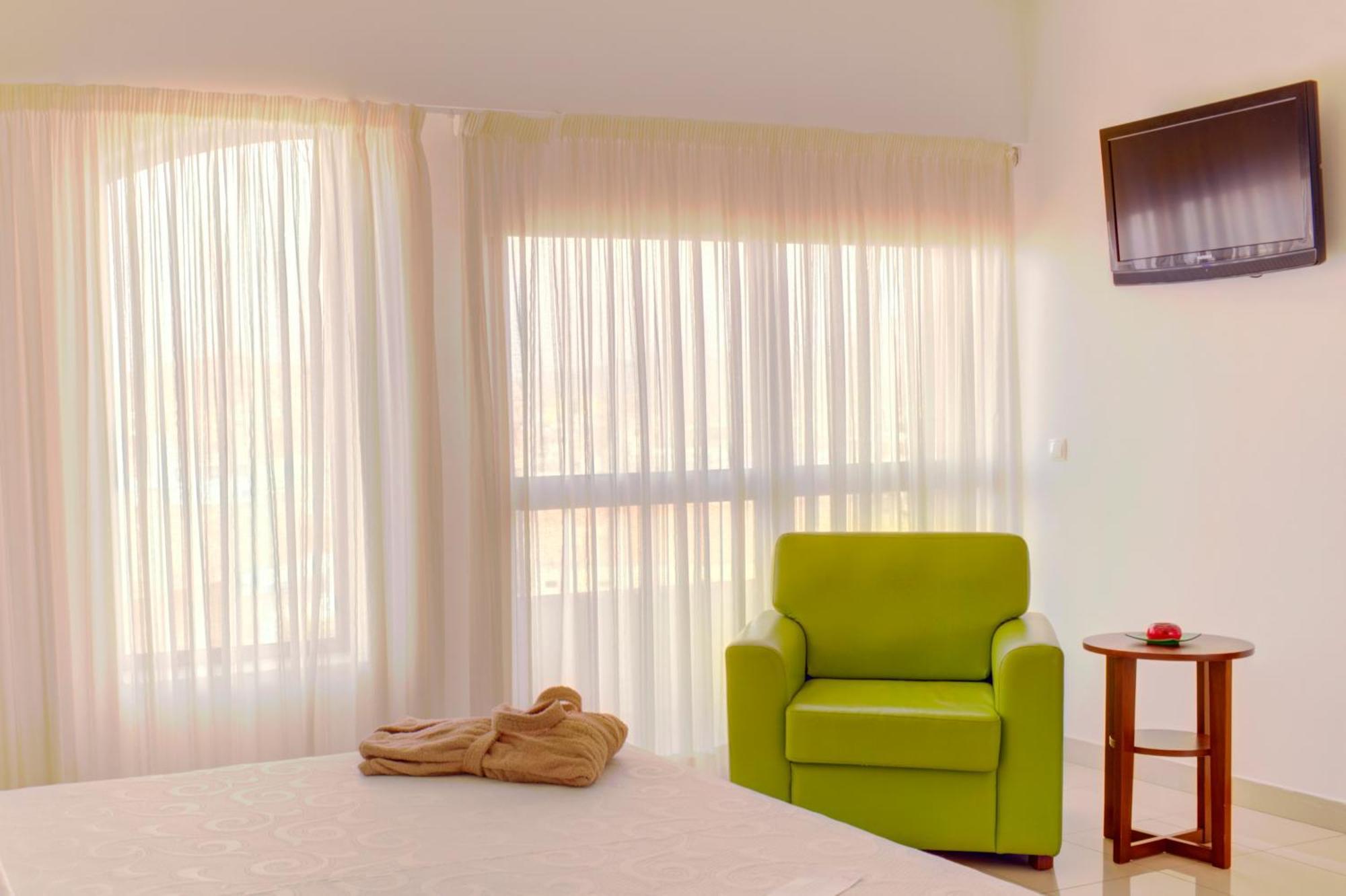 Hotel Livvo Don Paco Mindelo Buitenkant foto