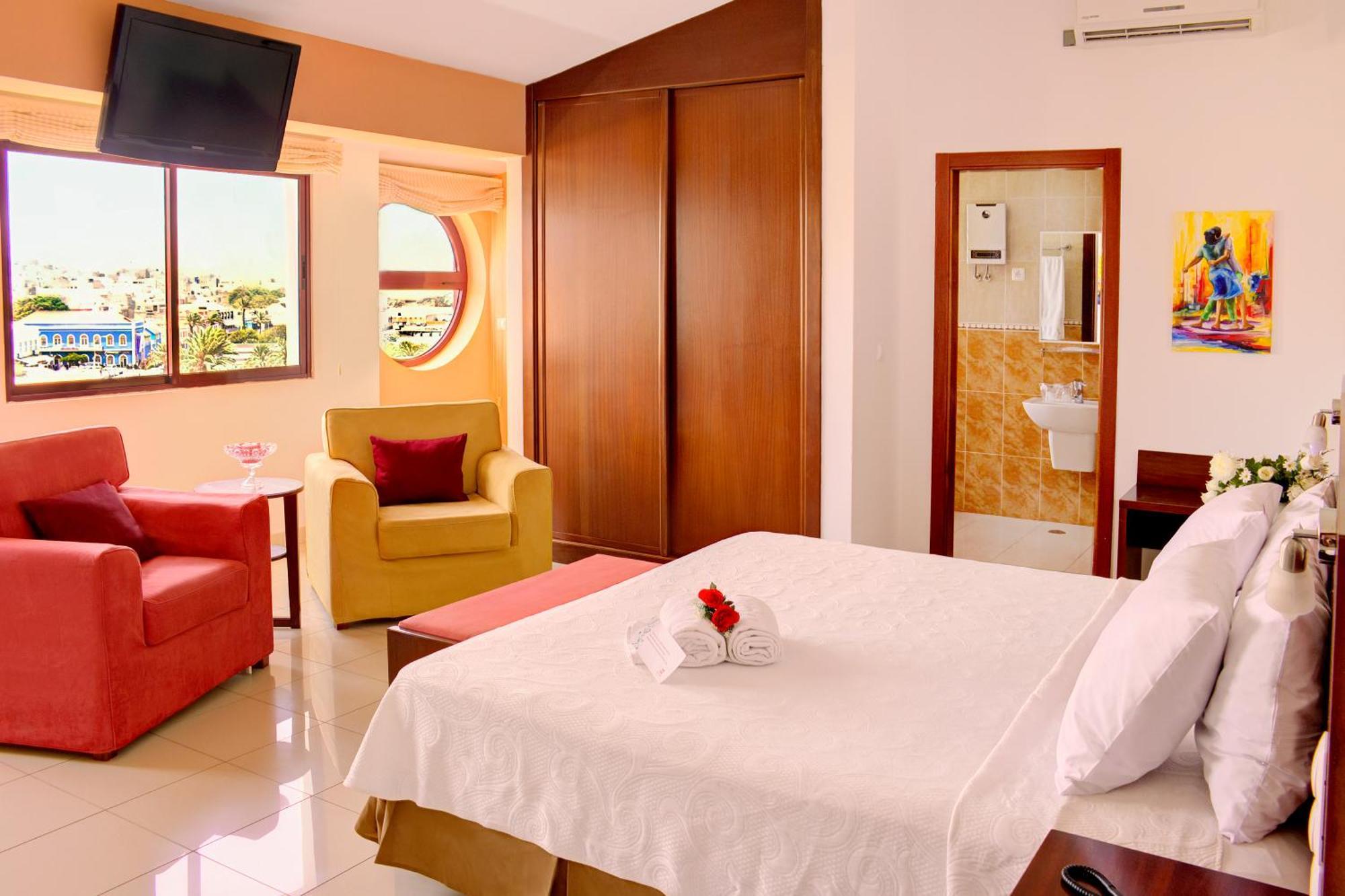 Hotel Livvo Don Paco Mindelo Buitenkant foto