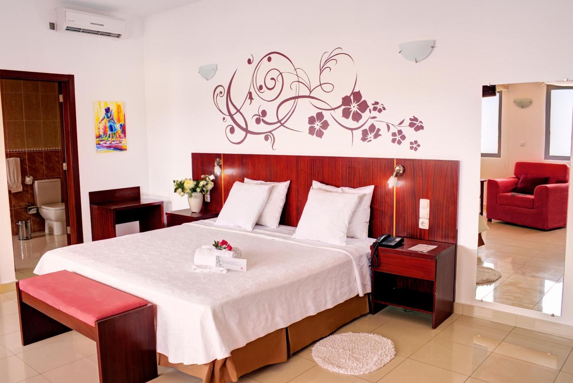 Hotel Livvo Don Paco Mindelo Buitenkant foto