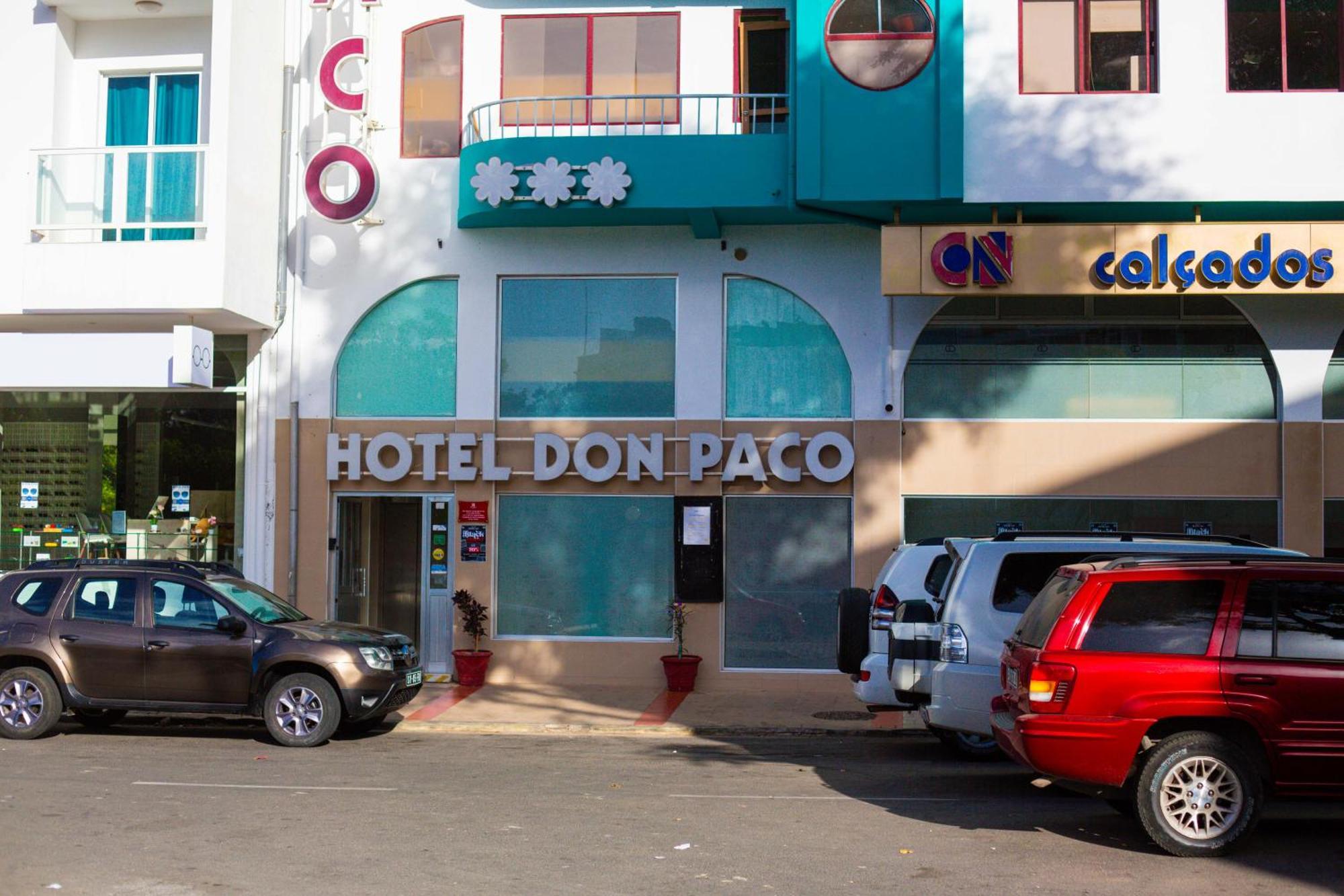 Hotel Livvo Don Paco Mindelo Buitenkant foto